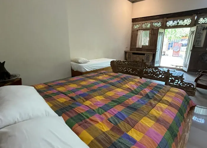 Royen Balinese Family Guest House- Traditional Batuan 4* Sukawati