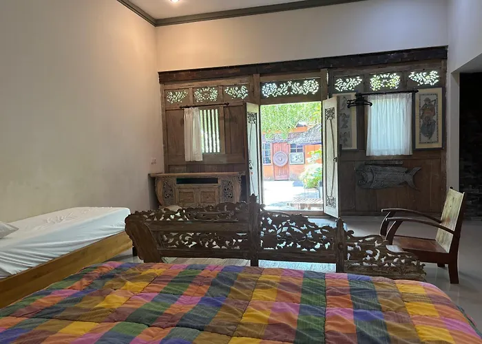 Royen Balinese Family Guest House- Traditional Batuan 4* Sukawati