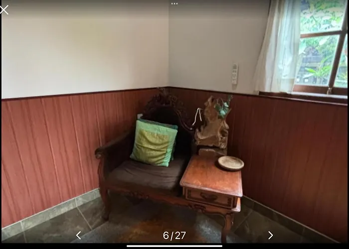 ゲストハウス Royen Balinese Family Guest House- Traditional Batuan