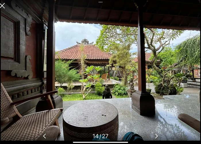 Royen Balinese Family Guest House- Traditional Batuan ゲストハウス Sukawati