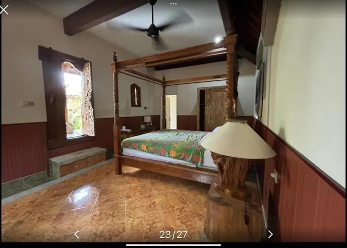 ゲストハウス Royen Balinese Family Guest House- Traditional Batuan