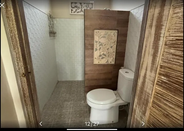 Royen Balinese Family Guest House- Traditional Batuan ゲストハウス Sukawati